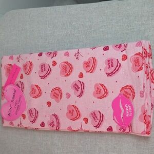 Betsey Johnson Conversation Hearts Kitchen Towels Set